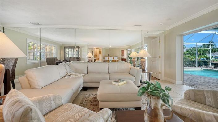 Image No.17-3 Bed Property for sale