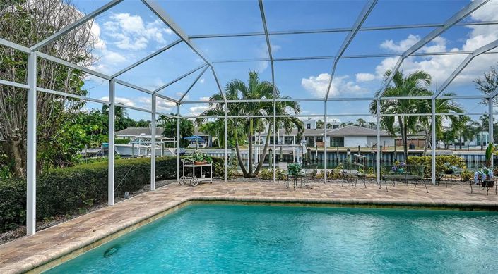 Image No.41-3 Bed Property for sale