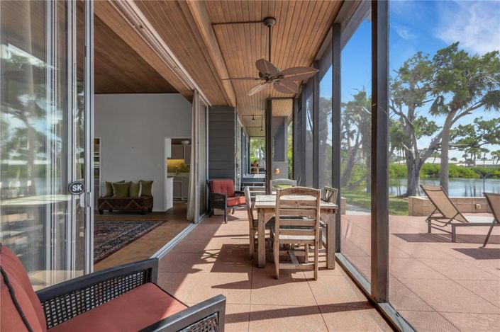 Image No.18-5 Bed Property for sale