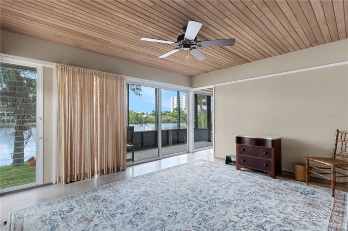 Image No.22-5 Bed Property for sale