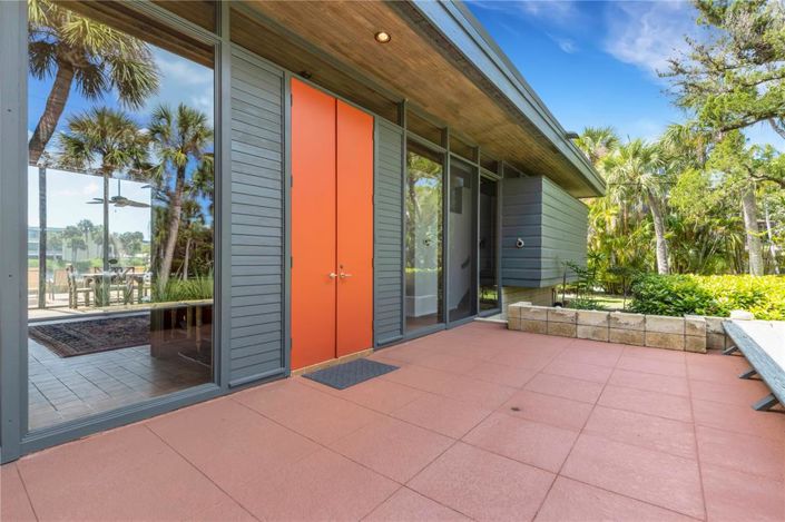 Image No.4-5 Bed Property for sale