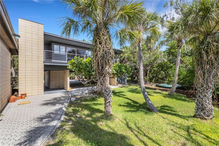 Image No.42-5 Bed Property for sale