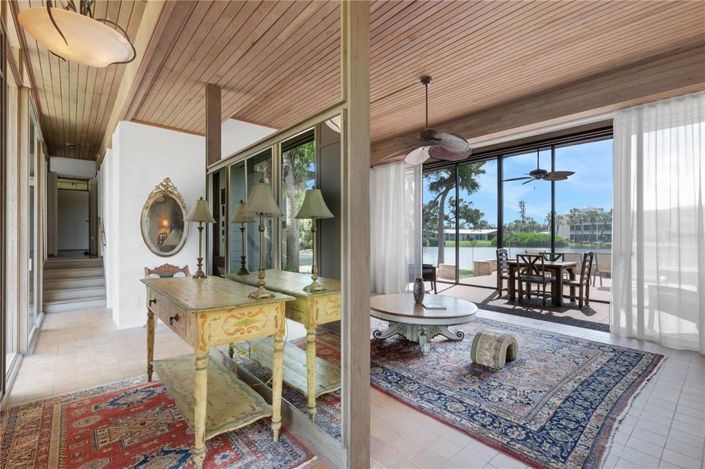 Image No.5-5 Bed Property for sale