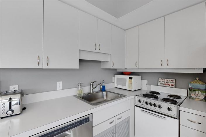 Image No.52-5 Bed Property for sale