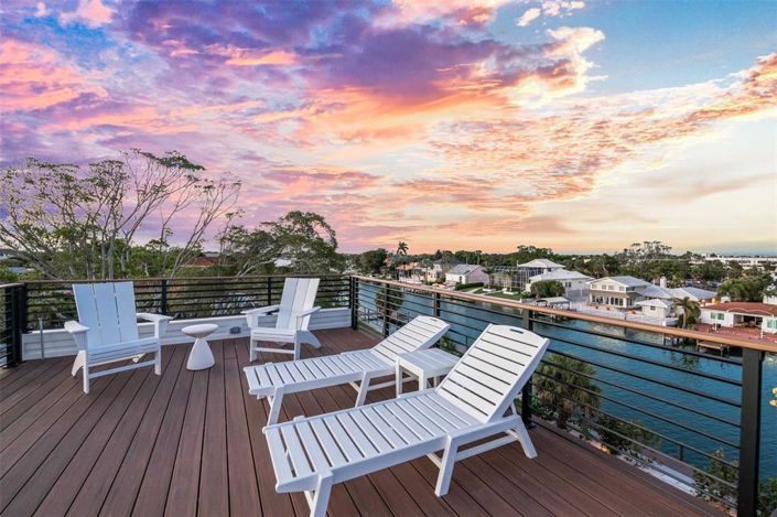 Image No.37-6 Bed Property for sale