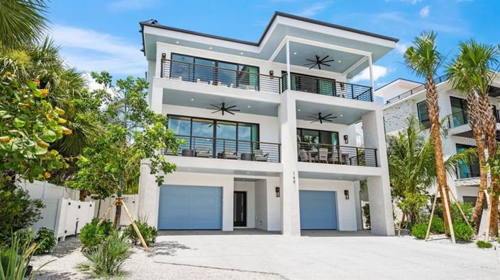 Image No.3-5 Bed Property for sale