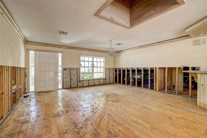 Image No.11-2 Bed Property for sale