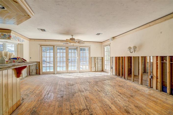 Image No.12-2 Bed Property for sale