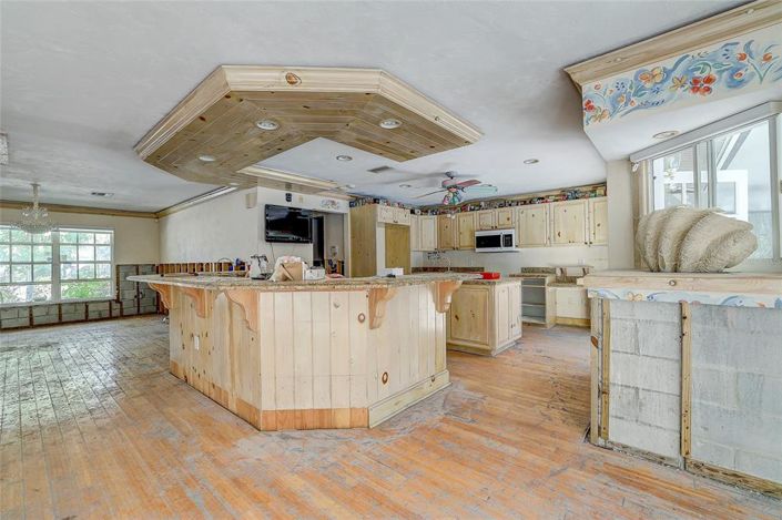 Image No.13-2 Bed Property for sale