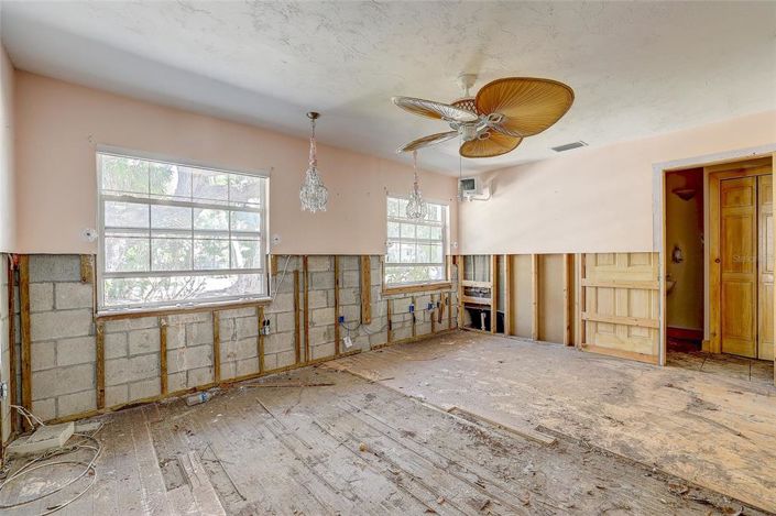 Image No.22-2 Bed Property for sale