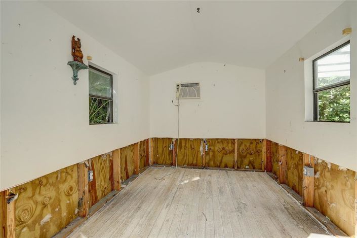 Image No.34-2 Bed Property for sale