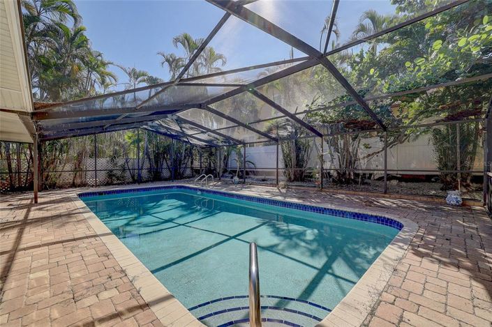 Image No.44-2 Bed Property for sale