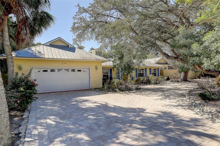 Image No.52-2 Bed Property for sale