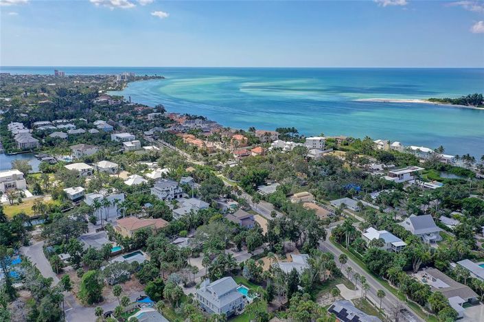 Image No.56-2 Bed Property for sale