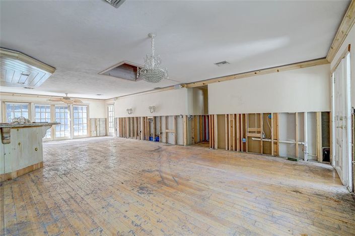 Image No.9-2 Bed Property for sale