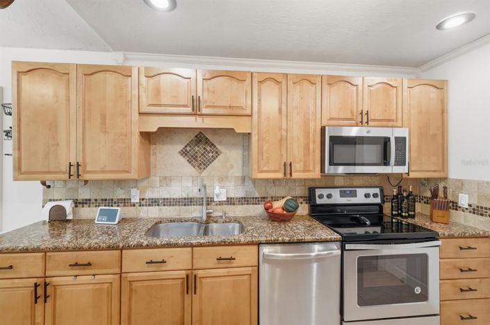 Image No.10-3 Bed Property for sale