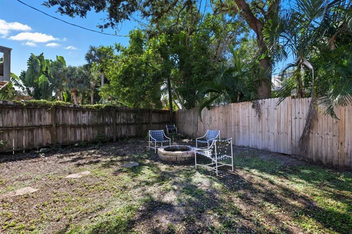 Image No.24-3 Bed Property for sale