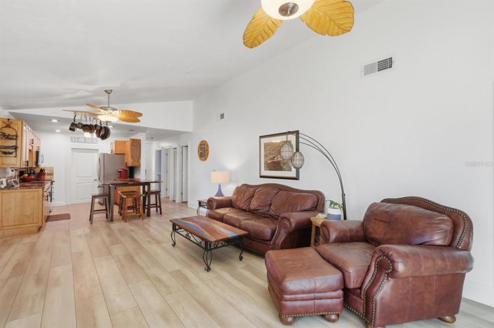 Image No.6-3 Bed Property for sale