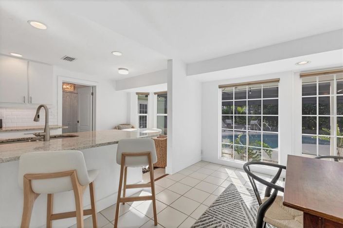 Image No.16-3 Bed Property for sale