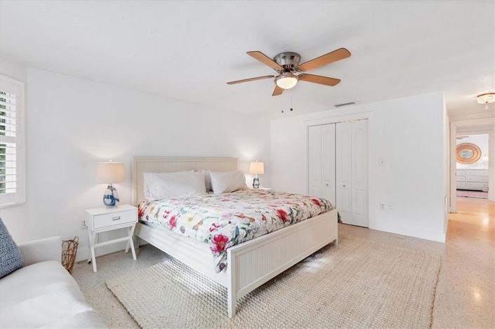 Image No.22-3 Bed Property for sale