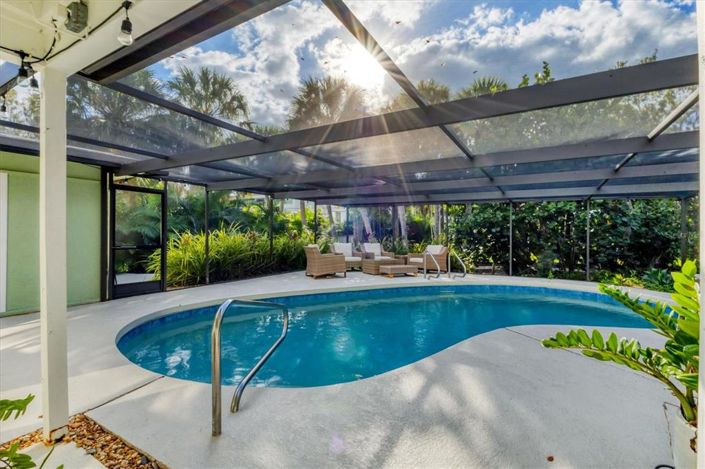 Image No.3-3 Bed Property for sale