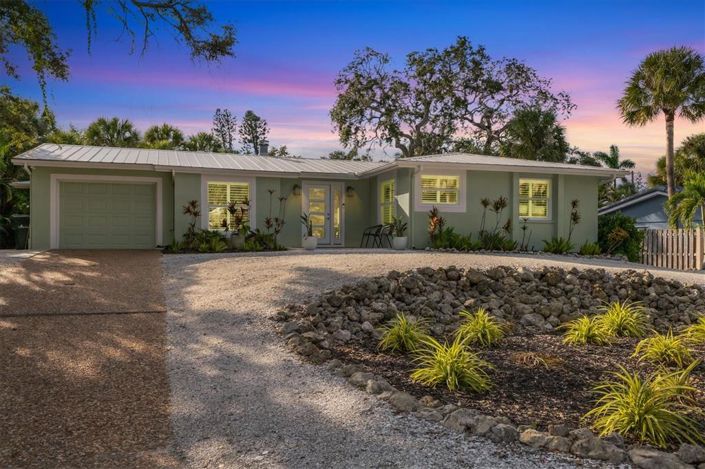 Image No.37-3 Bed Property for sale