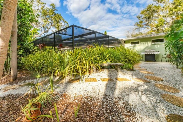 Image No.40-3 Bed Property for sale