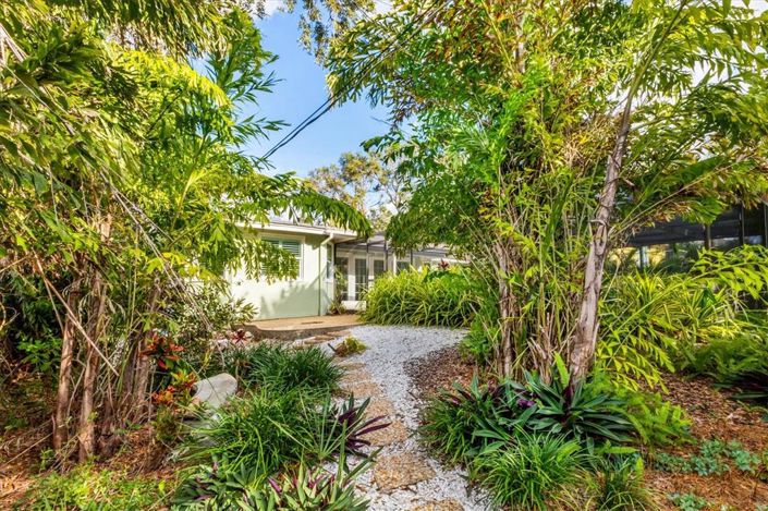 Image No.41-3 Bed Property for sale