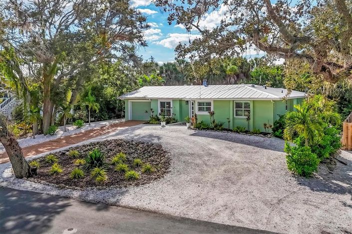 Image No.51-3 Bed Property for sale