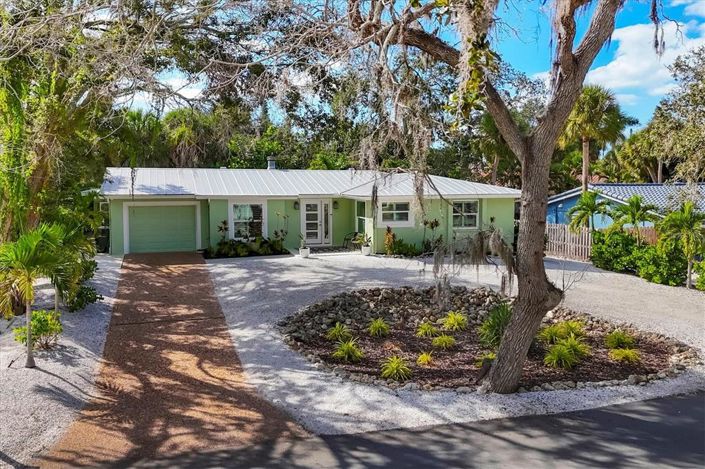 Image No.52-3 Bed Property for sale