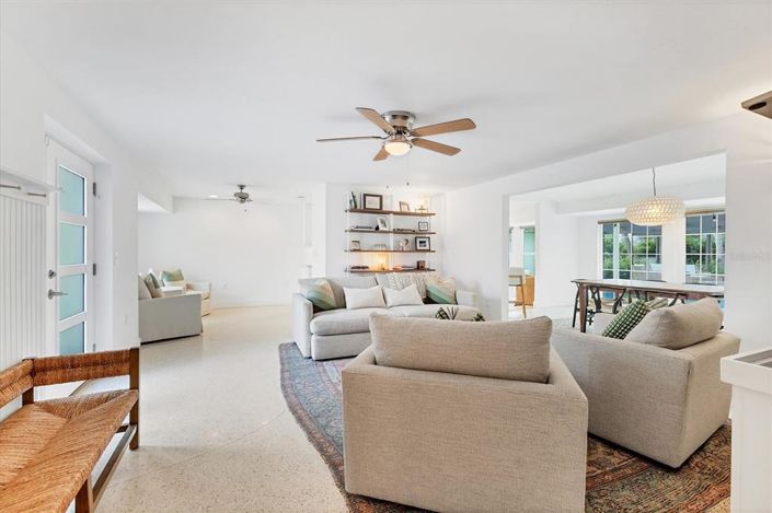 Image No.9-3 Bed Property for sale