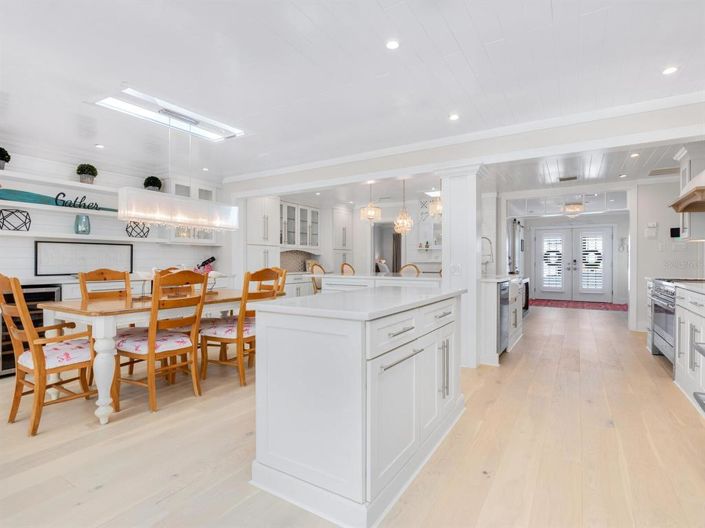 Image No.17-4 Bed Property for sale