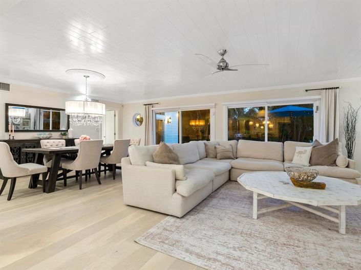 Image No.20-4 Bed Property for sale