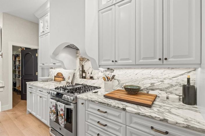 Image No.14-4 Bed Property for sale