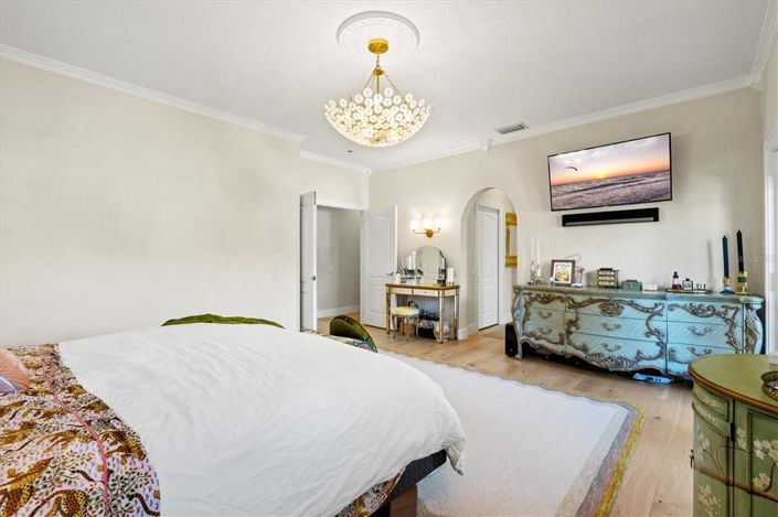 Image No.28-4 Bed Property for sale