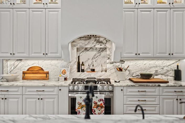 Image No.4-4 Bed Property for sale