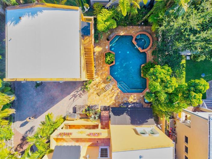 Image No.47-4 Bed Property for sale