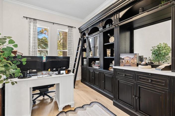 Image No.7-4 Bed Property for sale