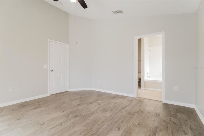 Image No.12-4 Bed Property for sale