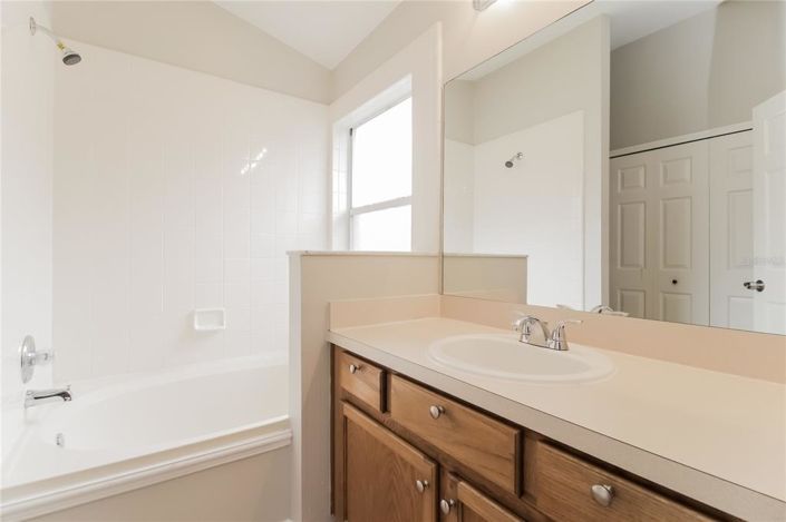 Image No.9-4 Bed Property for sale