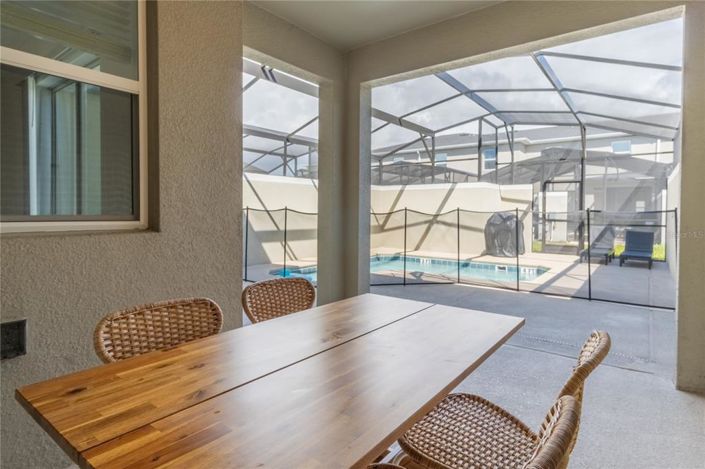 Image No.11-4 Bed Townhouse for sale