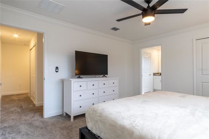 Image No.14-4 Bed Townhouse for sale