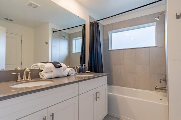 Image No.16-4 Bed Townhouse for sale