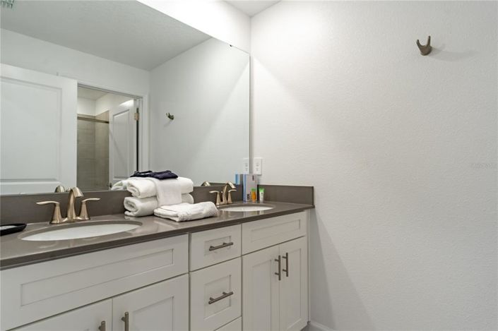 Image No.22-4 Bed Townhouse for sale