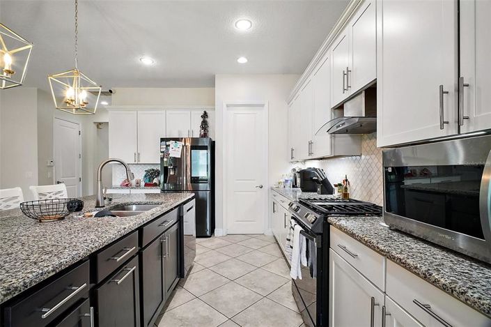 Image No.12-5 Bed Property for sale