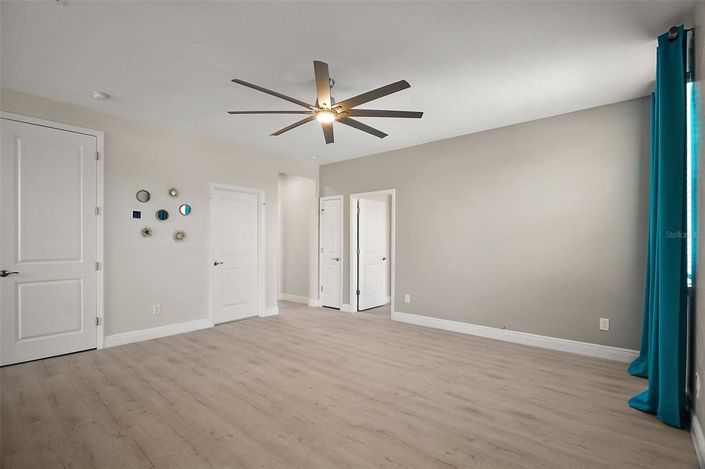 Image No.20-5 Bed Property for sale