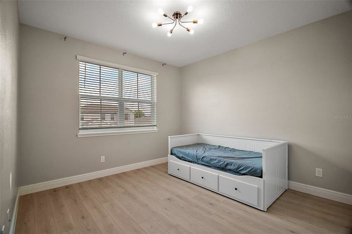 Image No.27-5 Bed Property for sale