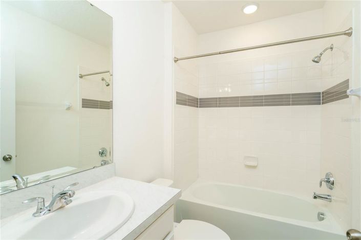 Image No.16-5 Bed Property for sale