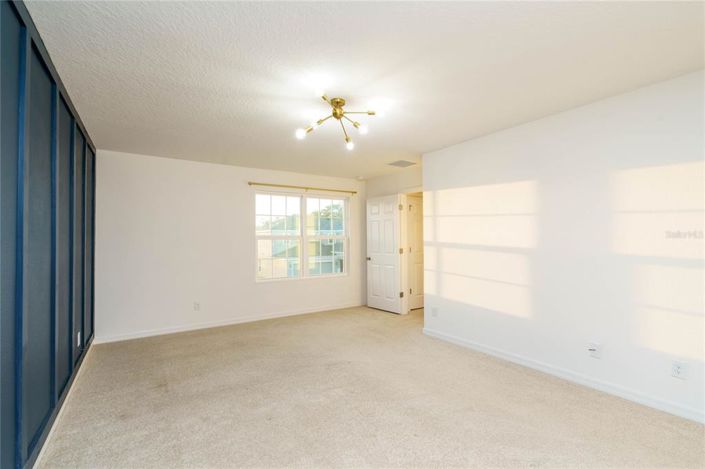 Image No.22-5 Bed Property for sale