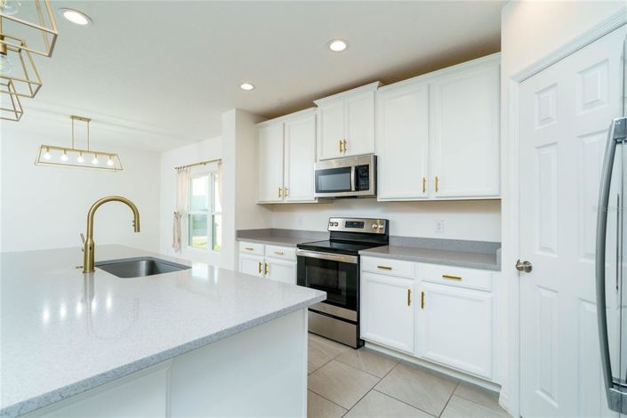 Image No.9-5 Bed Property for sale